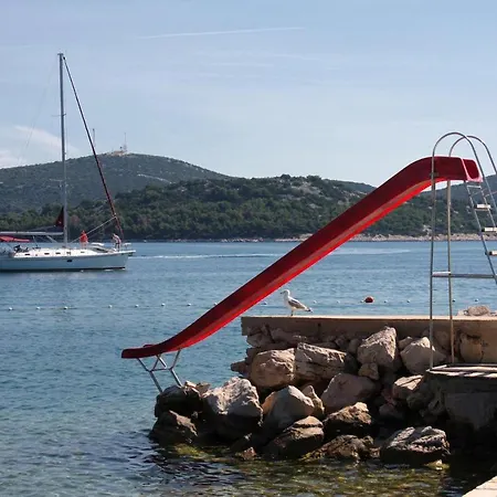 Studio Jezera 5120a Apartman Tisno